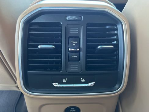 Used 2018 Porsche Macan S image 18