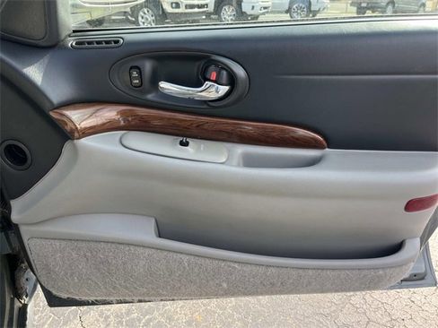 Used 2004 Buick Le Sabre Custom image 19