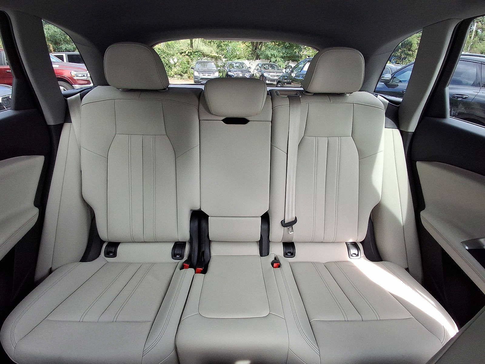 Used 2025 Audi Q5 Premium w/ Convenience Package AWD/4WD image 13