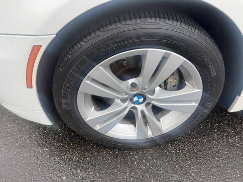 Used 2010 BMW 528i xDrive Sedan AWD/4WD image 10