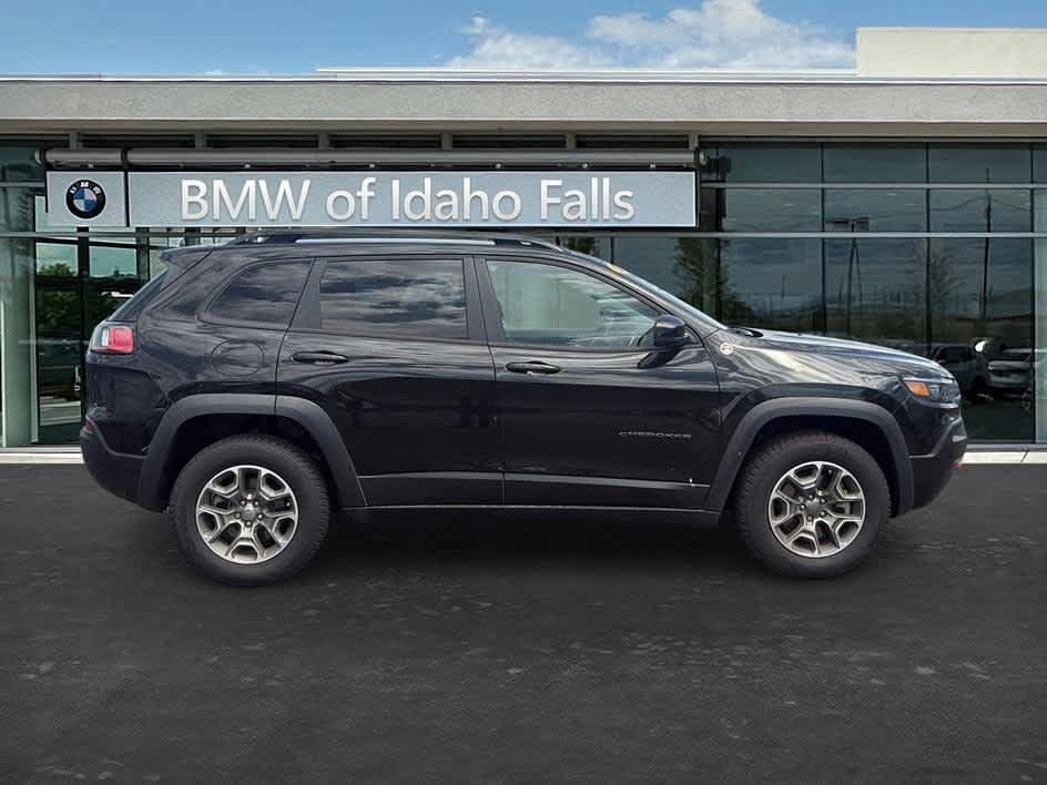 Used 2022 Jeep Cherokee Trailhawk w/ Premium Leather Package AWD/4WD image 8