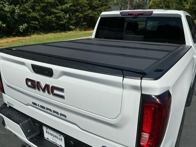 Used 2024 GMC Sierra 1500 AT4 w/ Technology Package AWD/4WD image 17