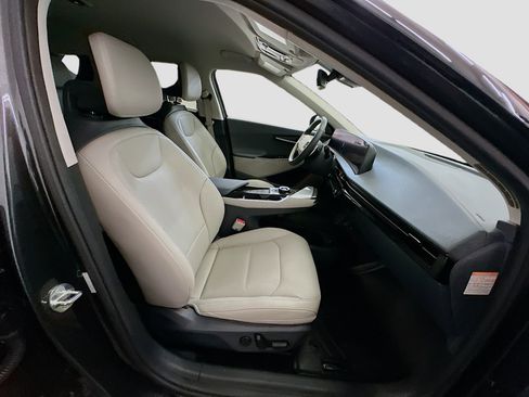 Used 2024 Kia EV6 Wind w/ Wind Technology Package AWD/4WD image 33