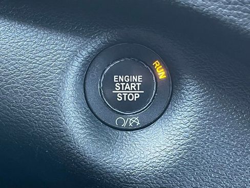 Used 2018 Jeep Cherokee Trailhawk image 17