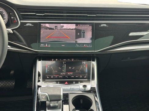 Used 2024 Audi Q8 Prestige image 13