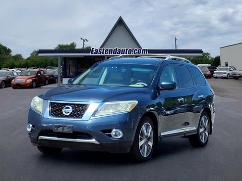 Used 2015 Nissan Pathfinder Platinum w/ Family Entertainment Package AWD/4WD image 1