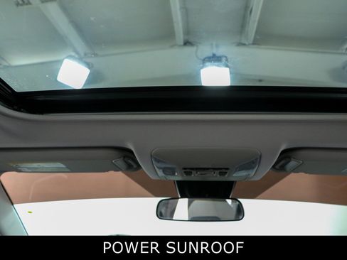 Used 2021 Toyota RAV4 XLE w/ Convenience Package FWD image 21