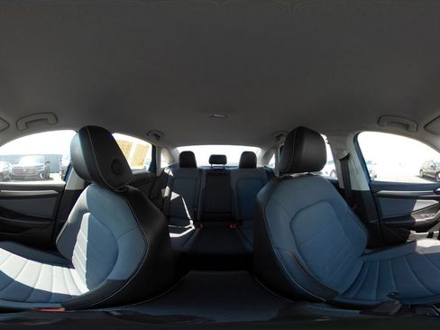 Used 2025 Volkswagen Jetta SE FWD image 42