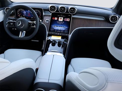 Certified 2025 Mercedes-Benz GLC 300 GLC 300 image 15