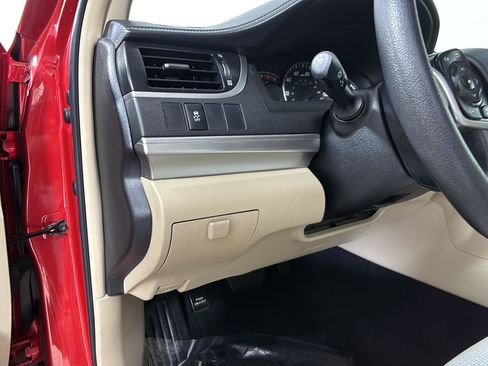 Used 2012 Toyota Camry LE FWD image 26