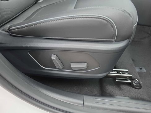 New 2025 Hyundai Tucson Limited image 26