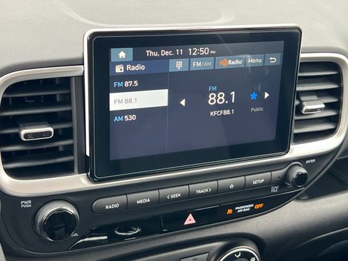 New 2026 Hyundai Venue SE image 18