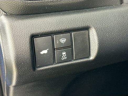 Used 2025 Honda Pilot TrailSport image 11
