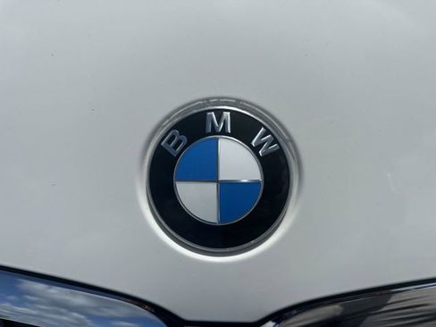 Used 2021 BMW 330i Sedan w/ Convenience Package RWD image 10
