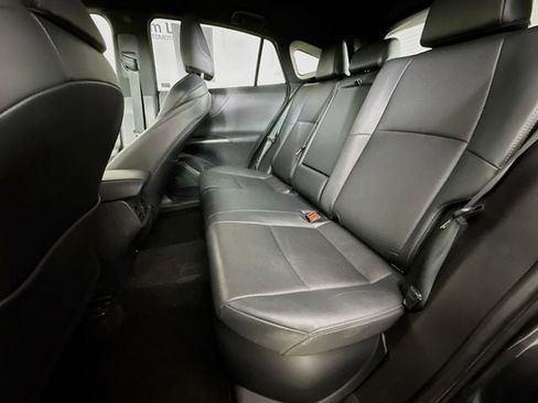 Used 2021 Toyota Venza XLE image 25