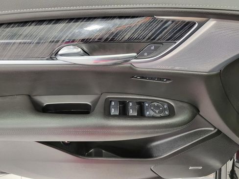 Certified 2025 Cadillac XT6 Premium Luxury image 28