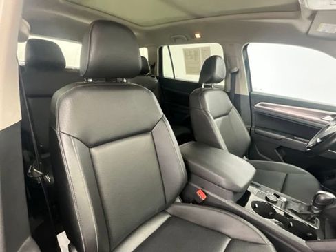 Used 2019 Volkswagen Atlas SEL R-Line AWD/4WD image 16