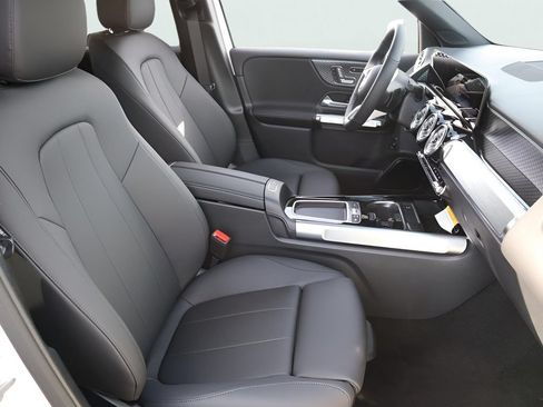 Certified 2026 Mercedes-Benz GLB 250 4MATIC image 16