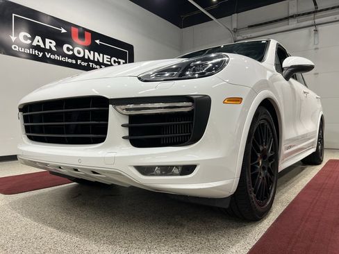 Used 2016 Porsche Cayenne GTS image 4