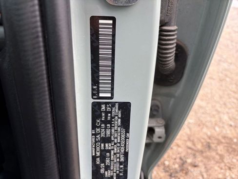 Used 2025 Kia K4 LXS image 28