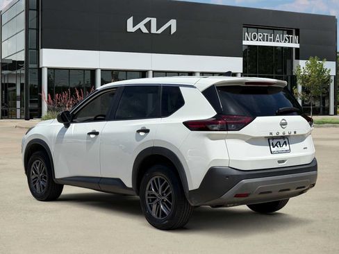 Used 2023 Nissan Rogue S AWD/4WD image 7