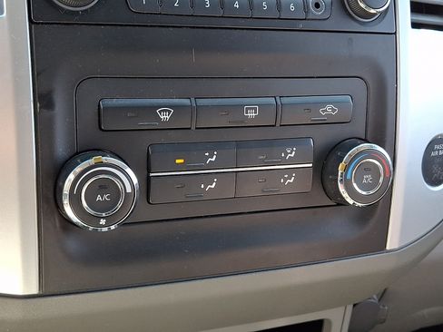 Used 2013 Nissan Frontier SV AWD/4WD image 16