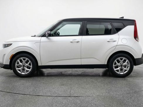 Used 2025 Kia Soul LX w/ LX Technology Package image 5
