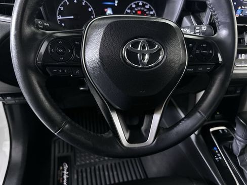 Used 2024 Toyota Corolla Cross LE FWD image 11