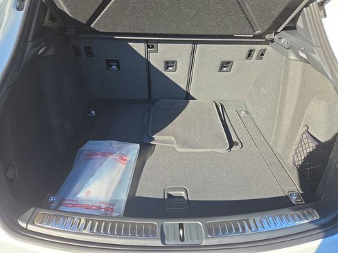 Certified 2026 Porsche Macan image 31