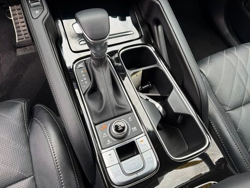 Certified 2025 Kia Telluride SX Prestige X-Line AWD/4WD image 16