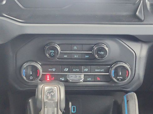 Used 2022 Ford Bronco Black Diamond image 18