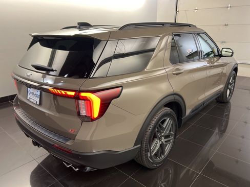 New 2026 Ford Explorer ST w/ Sun And Sound Package image 6