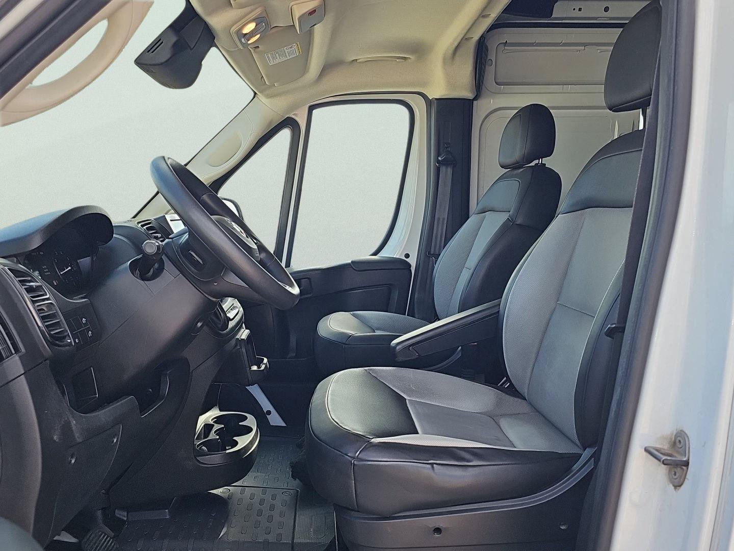 Used 2025 RAM ProMaster 2500 w/ Convenience Group FWD image 14