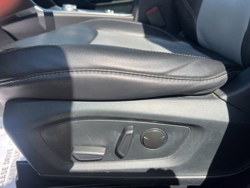 Used 2023 Ford Explorer XLT w/ Equipment Group 202A image 23