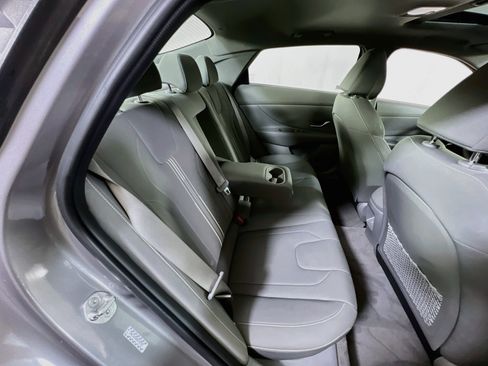 Used 2024 Hyundai Elantra SEL w/ Convenience Package FWD image 27