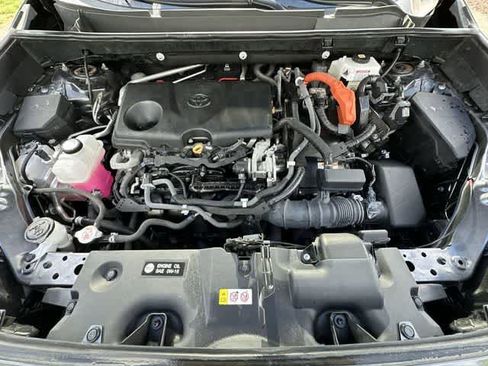 Used 2021 Toyota RAV4 Limited AWD/4WD image 27