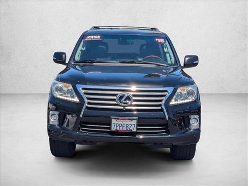 Used 2015 Lexus LX 570 4WD w/ Luxury Package image 2