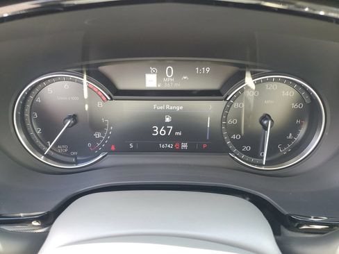 Used 2023 Cadillac XT5 Premium Luxury w/ LPO, Floor Liner Package AWD/4WD image 10