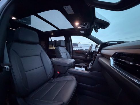 Used 2026 GMC Yukon Denali w/ Denali Reserve Package image 15