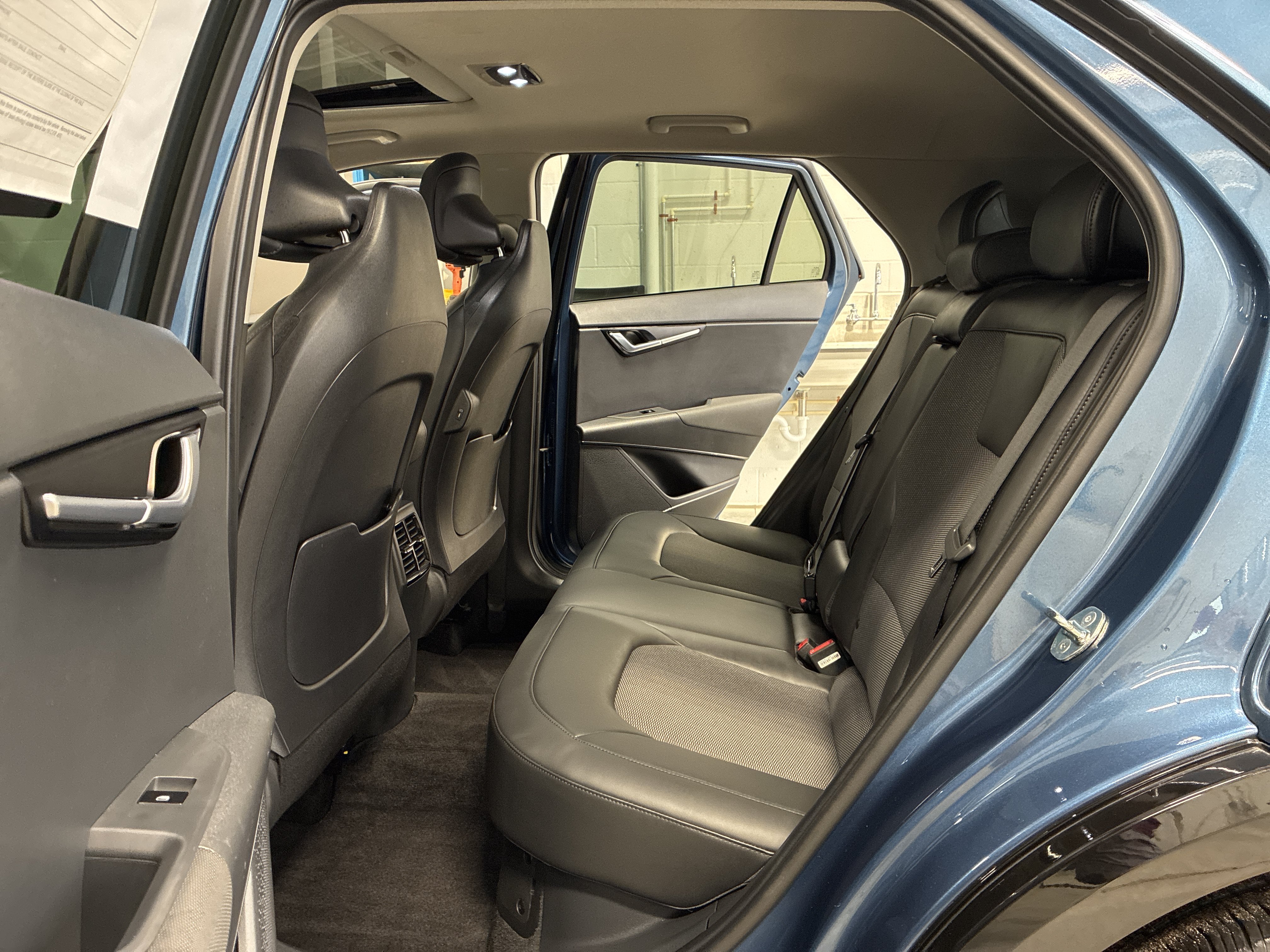 Certified 2023 Kia Niro EX Touring FWD image 10