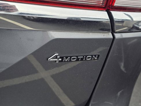 Used 2024 Volkswagen Atlas SEL image 9