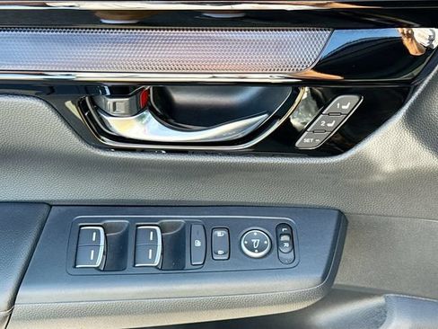 Used 2025 Honda CR-V Sport Touring image 18