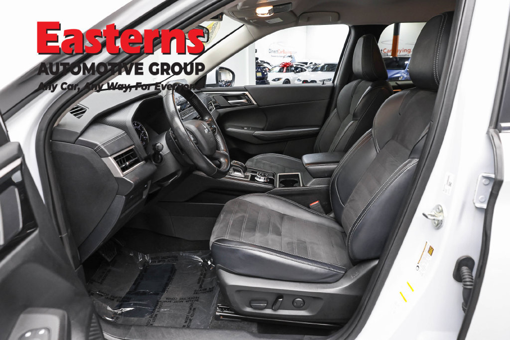 Used 2024 Mitsubishi Outlander SE AWD/4WD image 16