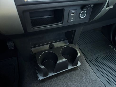 Used 2017 Nissan Titan SV image 22