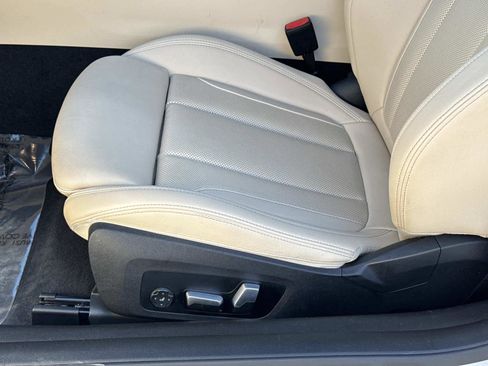 Certified 2024 BMW 430i xDrive Convertible w/ Convenience Package image 13