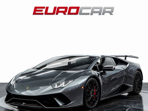 Used 2018 Lamborghini Huracan Performante image 1