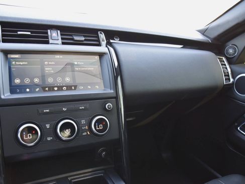 Used 2019 Land Rover Discovery SE AWD/4WD image 18