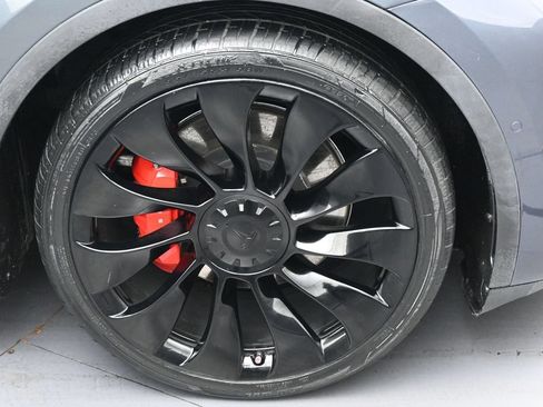 Used 2022 Tesla Model Y Performance AWD/4WD image 34