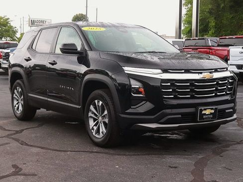 Used 2025 Chevrolet Equinox LT AWD/4WD image 3