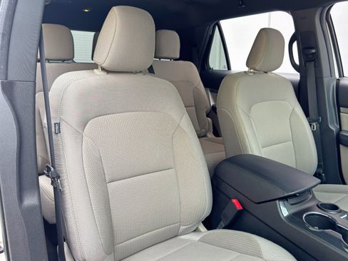 Used 2019 Ford Explorer XLT FWD image 30
